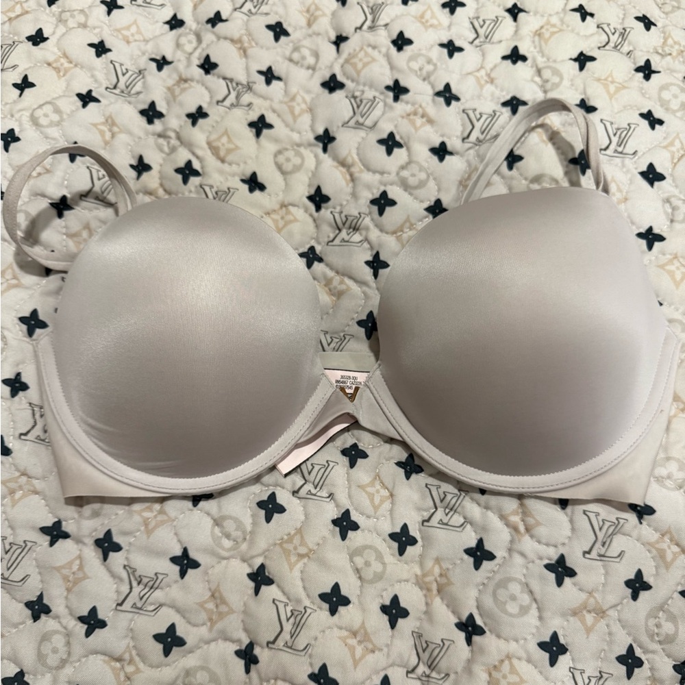Victoria's Secret Cream Push up Bra